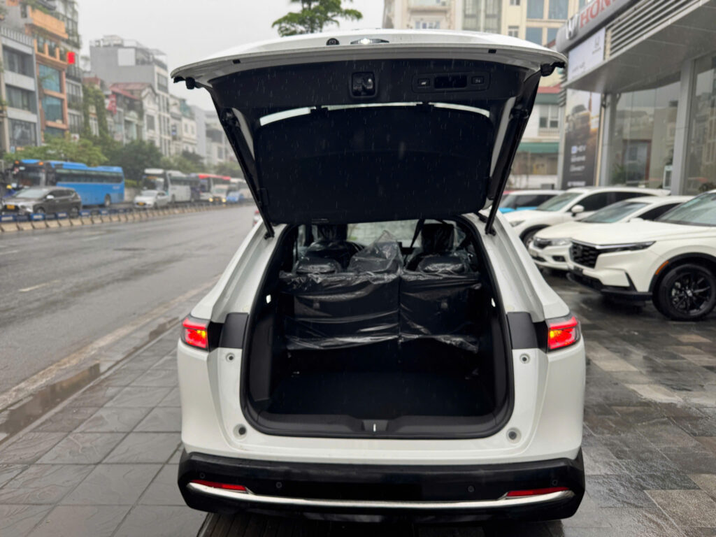 Honda HRV RS eHEV 2025- noi that (8)